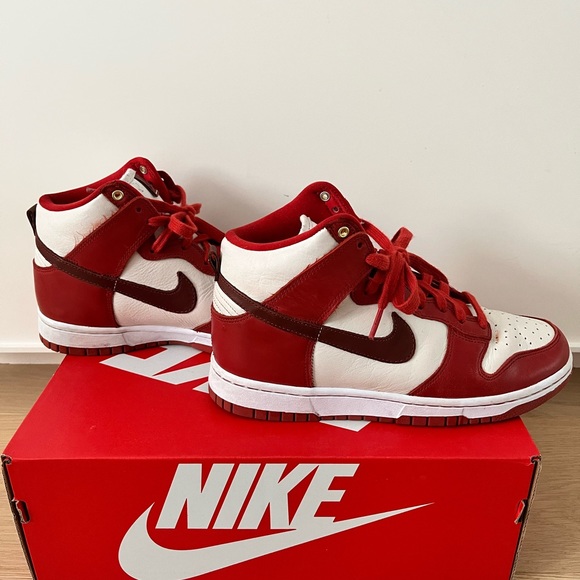 Nike Dunk High Lxx Basketball Sneaker - Picture 2 of 9